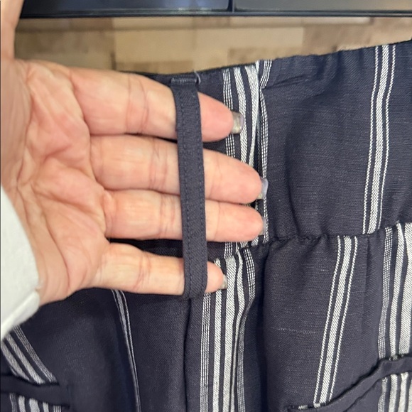 Lane Bryant Navy and White Striped Capris - Picture 5 of 7